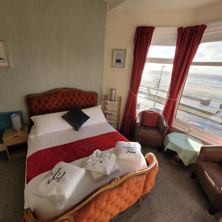 Crystals On The Prom Hotell Blackpool Eksteriør bilde