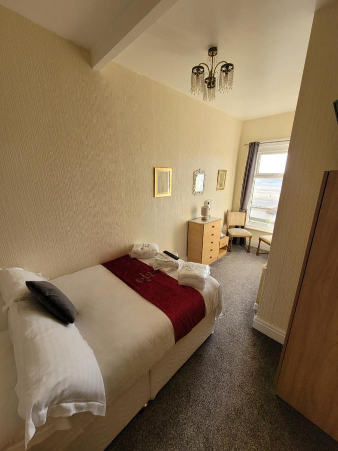 Crystals On The Prom Hotell Blackpool Eksteriør bilde