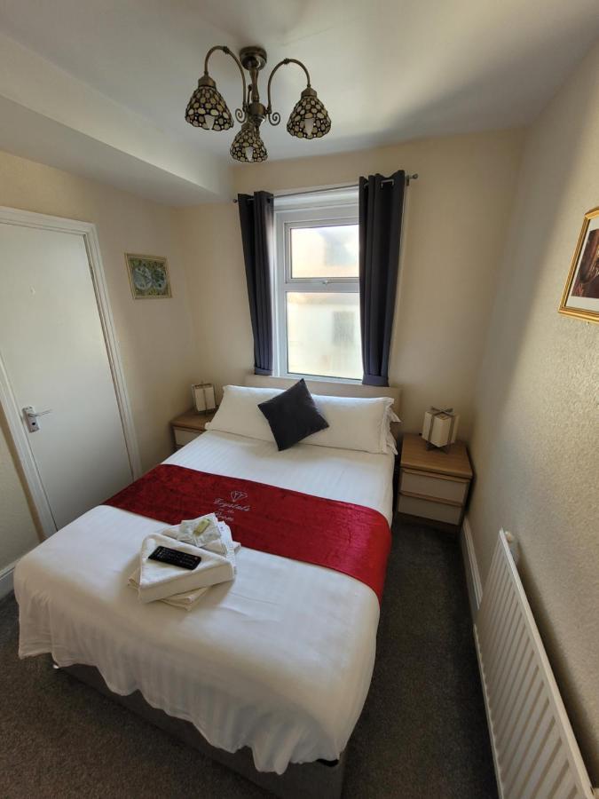 Crystals On The Prom Hotell Blackpool Eksteriør bilde